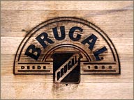 photo du logo Brugal sur un fût de rhum